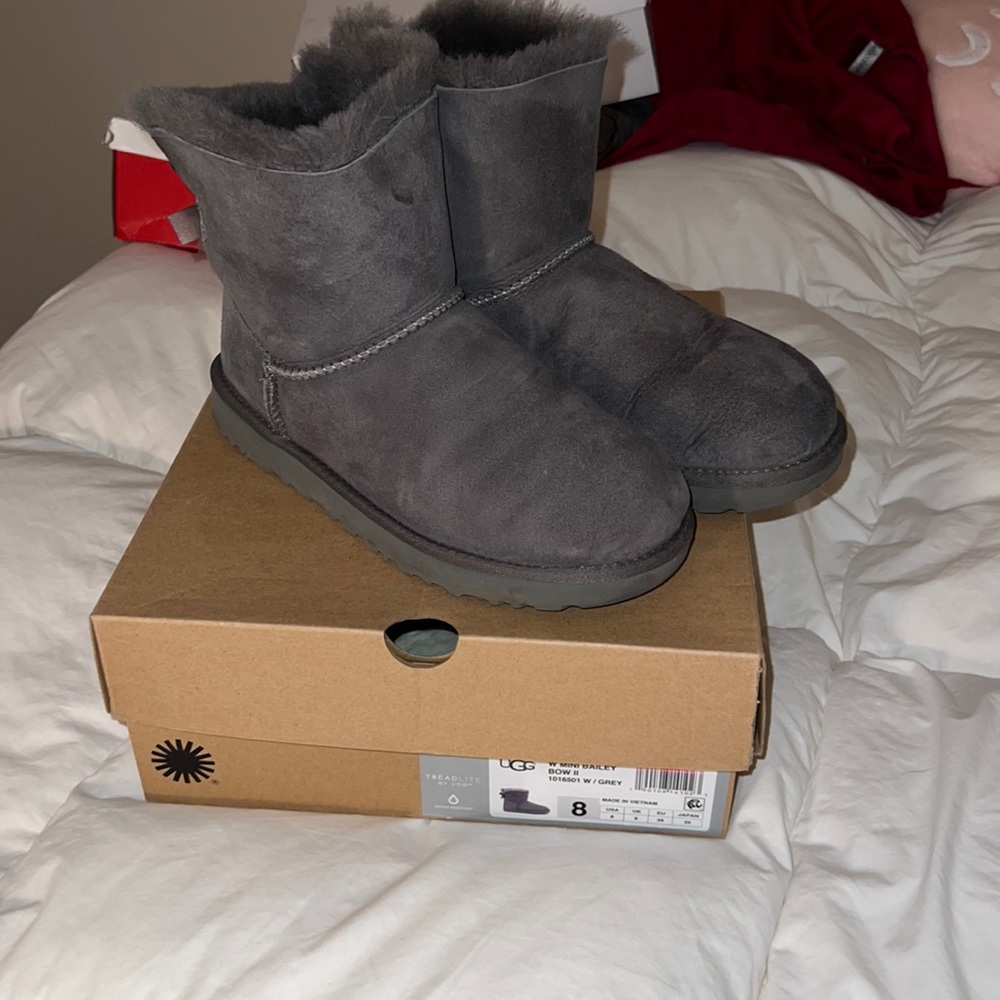 UGG